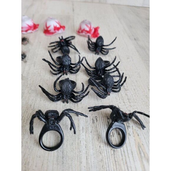 Halloween spider ring fly eyeball bat toothpick party accessories - Picture 4 of 9